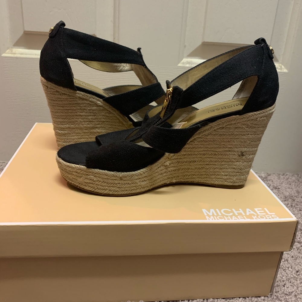 Wedged sandals
